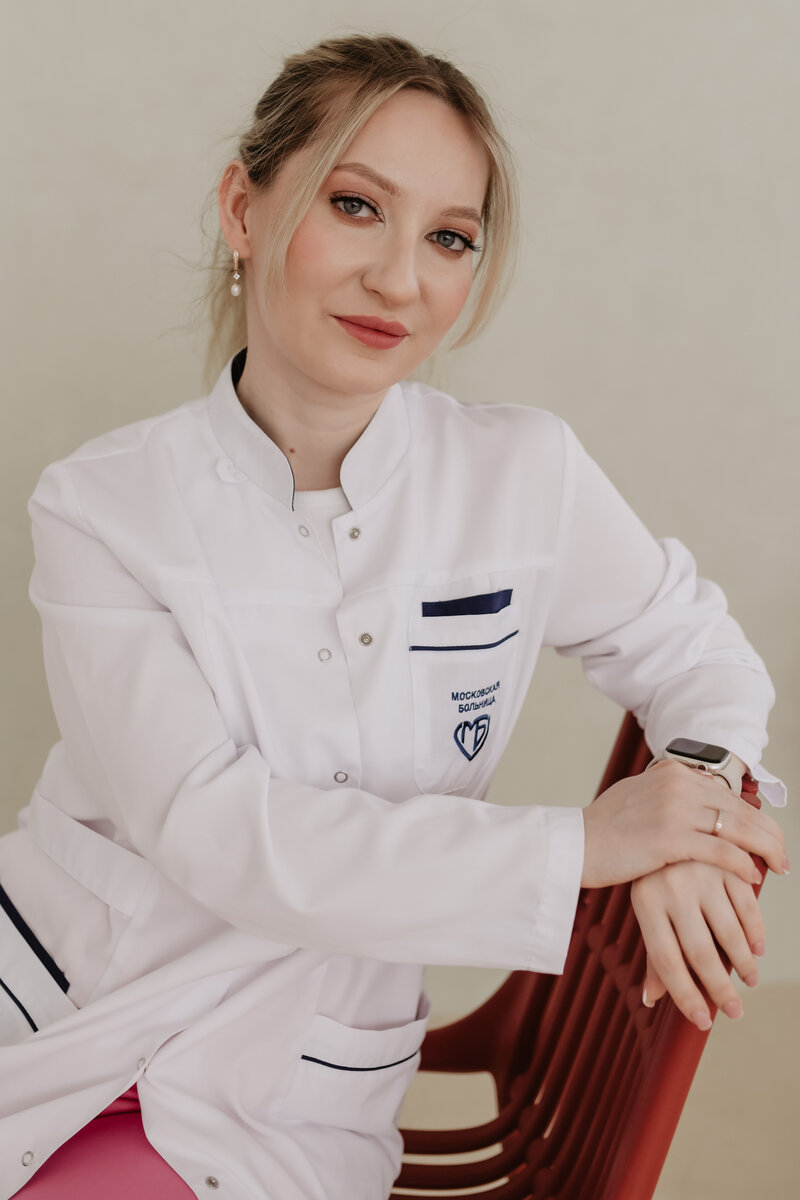 Екатерина Видякова в медицинском халате